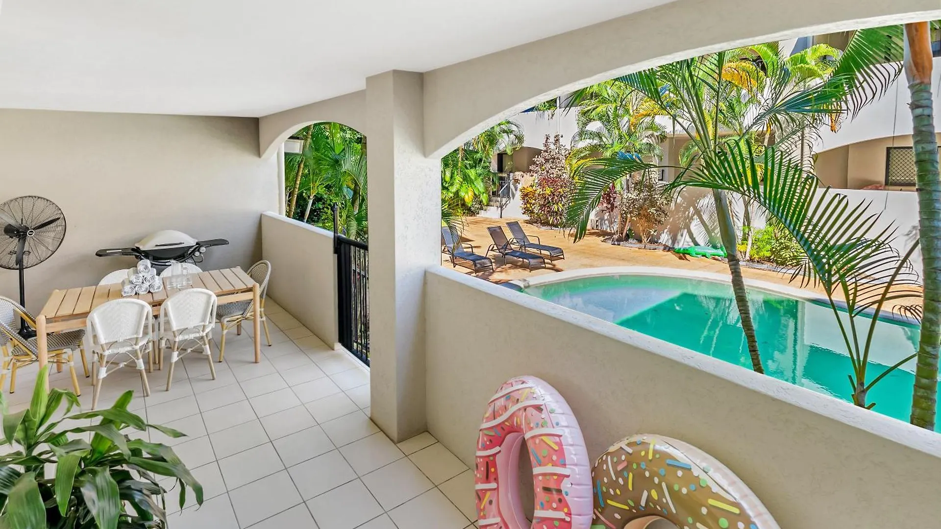 Poolside On Martyn - Relax By The Resort Pool Cairns Apartament