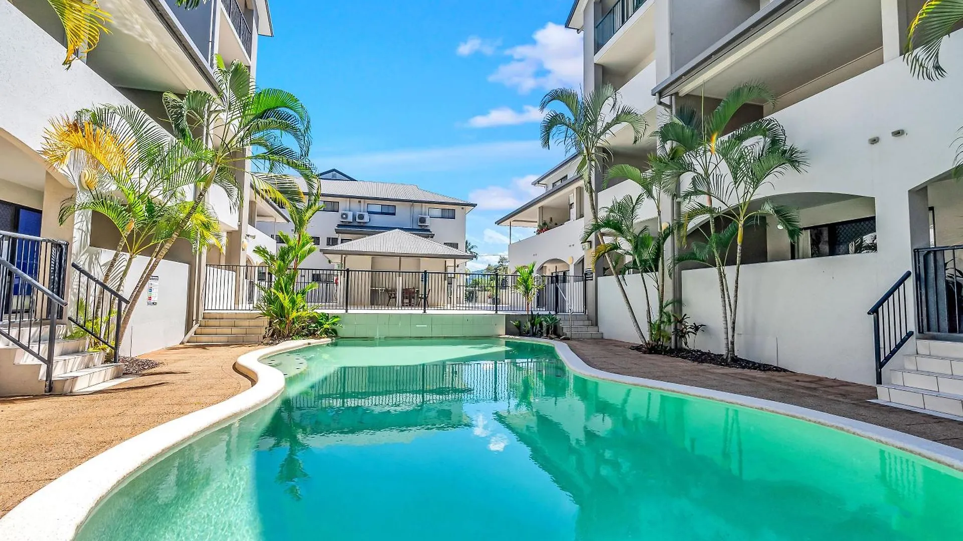 Apartament Poolside On Martyn - Relax By The Resort Pool Cairns