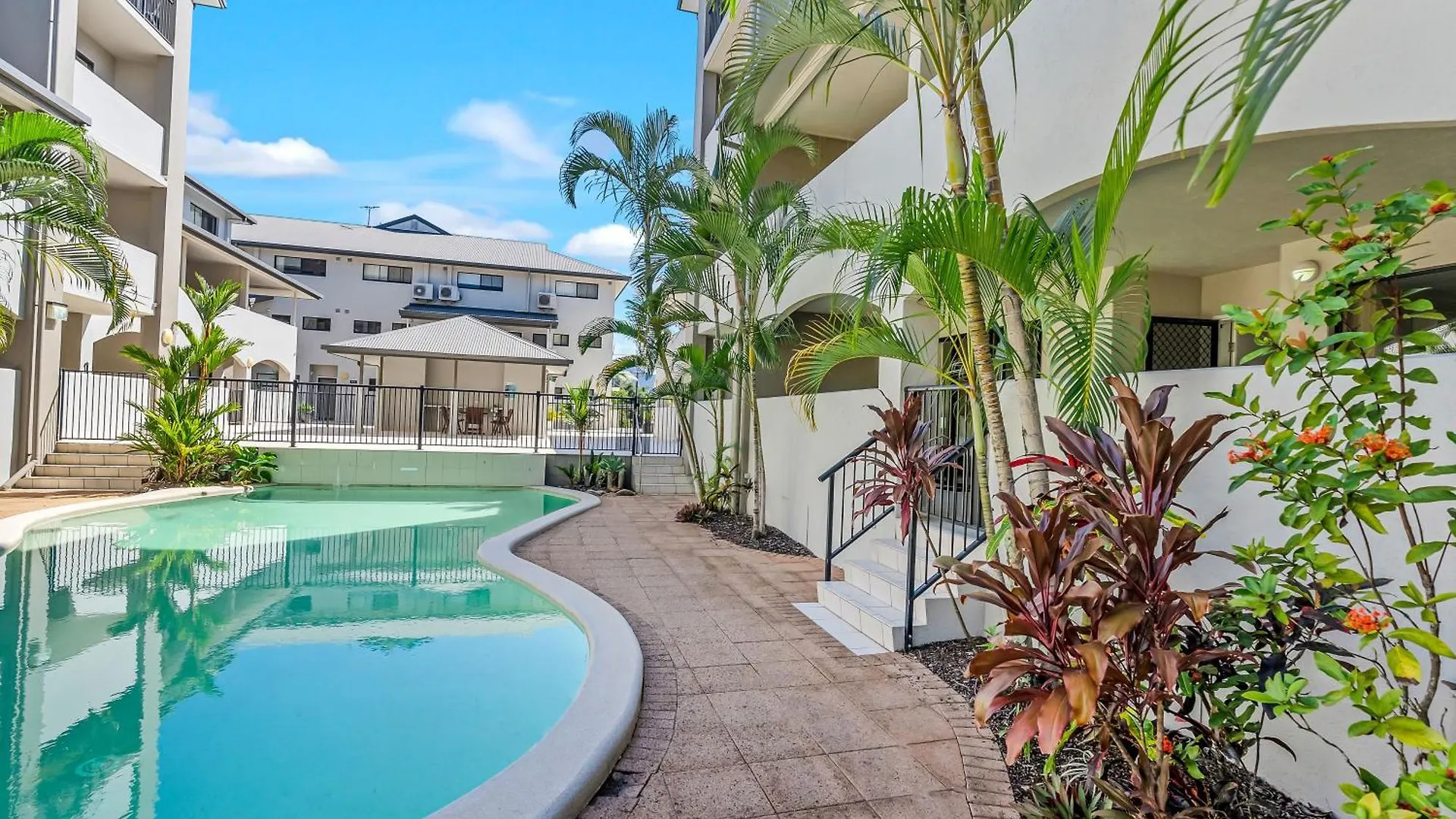 Apartament Poolside On Martyn - Relax By The Resort Pool Cairns