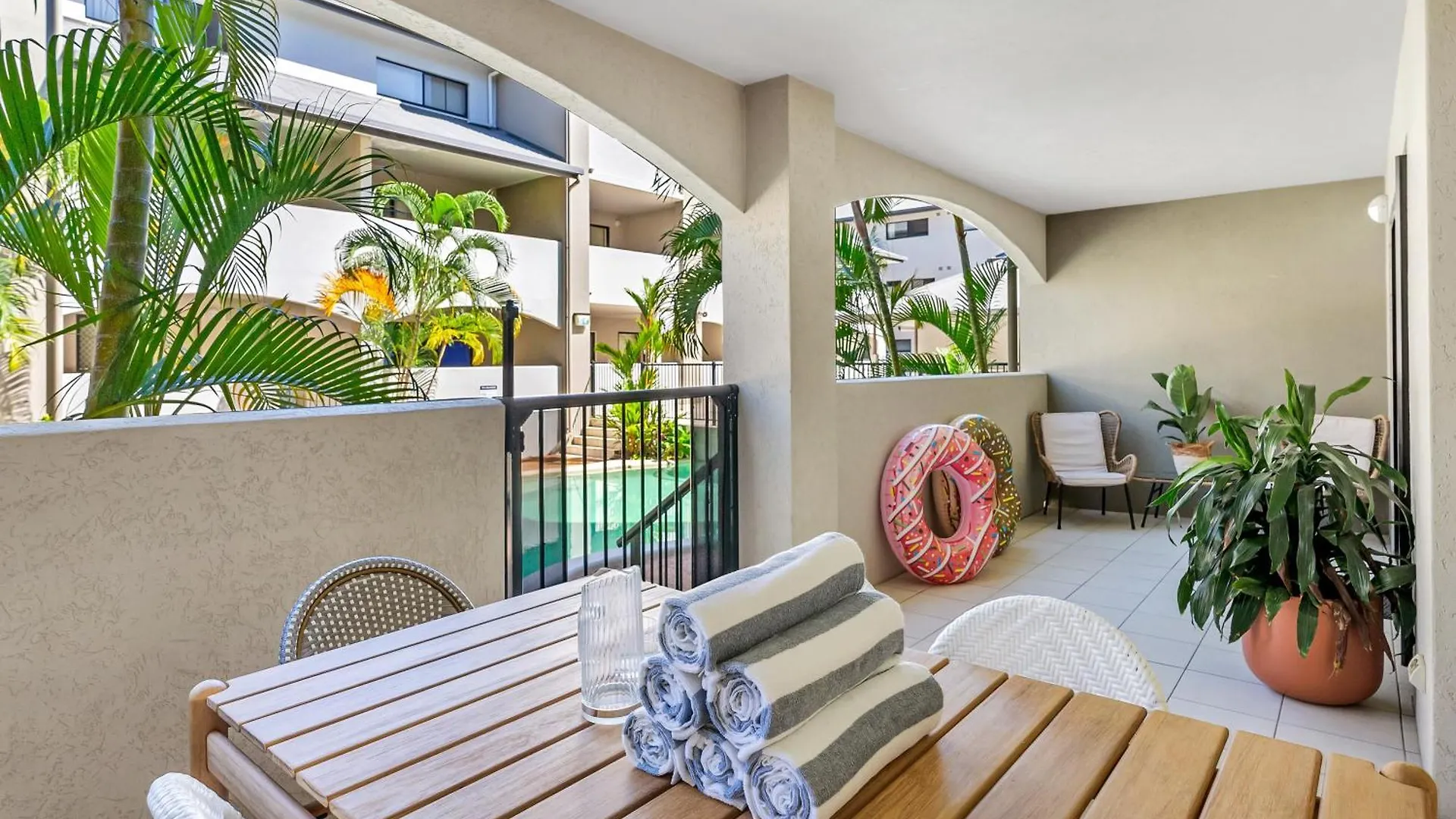 Poolside On Martyn - Relax By The Resort Pool Cairns 0*,  Australia